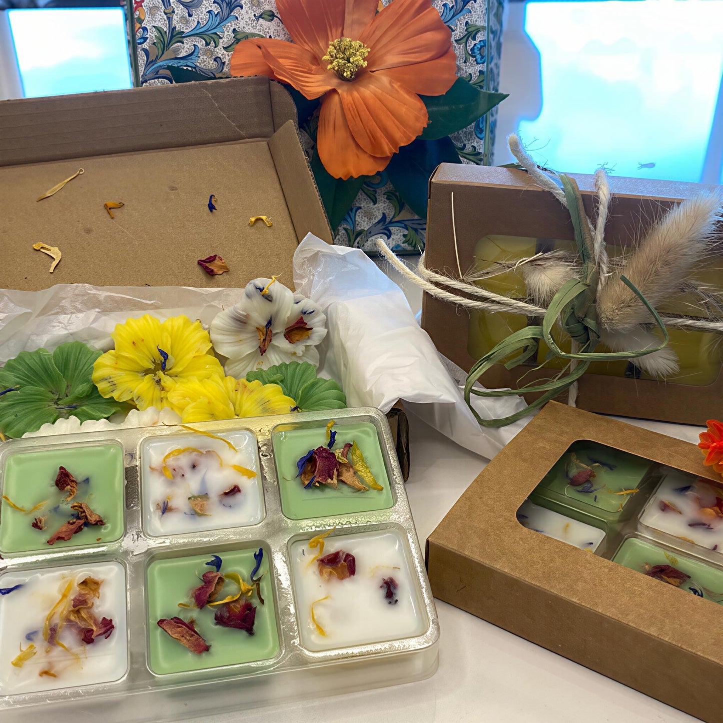 Luxury Tropical Flower Wax Melts (8 count)